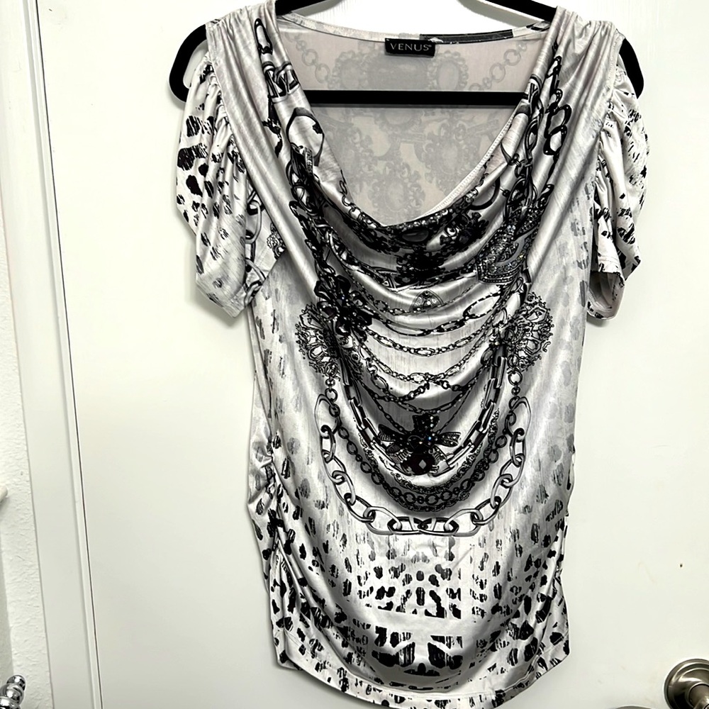 Blouse with prints